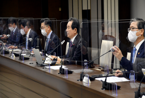 정세균 국무총리 주재로 제121회 국정현안점검조정회의를 열고 이같은 내용을 담은 ‘2021년 규제혁신 추진방향’을 발표했다.[사진=국무조정실]