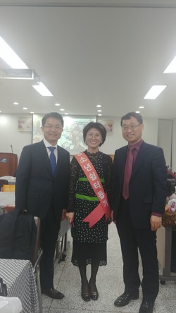 (사진=천종호 판사와 청소년 쉼터 사랑나눔바자회를 가졌다.)