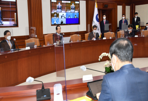 정세균 국무총리가 백신치료제 상황점검 의를 개최했다.[사진=국무총리실]