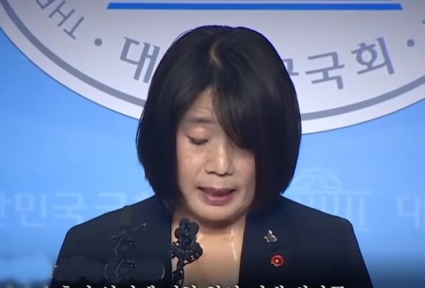 부동산 투기 의혹으로 더불어 민주당으로 부터 제명 처분을 받은 윤미향 의원[사진=티비화면 촬영 캡쳐]