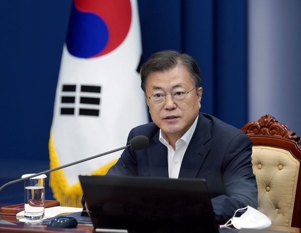 문재인 대통령은 이번 경선레이스 에서 철저하게 정치적 중립을 지켜라고 지시했다[사진=청와대]