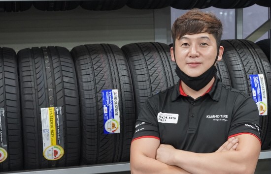 자동차 타이어 관리는 4계절이 다 중요하다고 말하는 정대표[사진=시사뉴스피플]