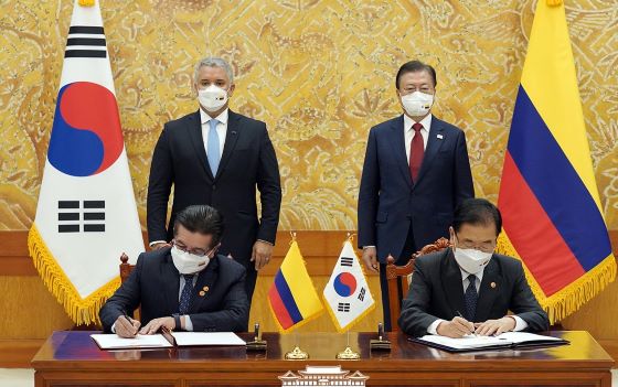 콜롬비아 두케 마르케스 대통령 방한을 계기로 양국 간 디지털정부 협력 양해각서(MOU)를 체결하여 협력을 강화하기로 했다[사진=청와대]