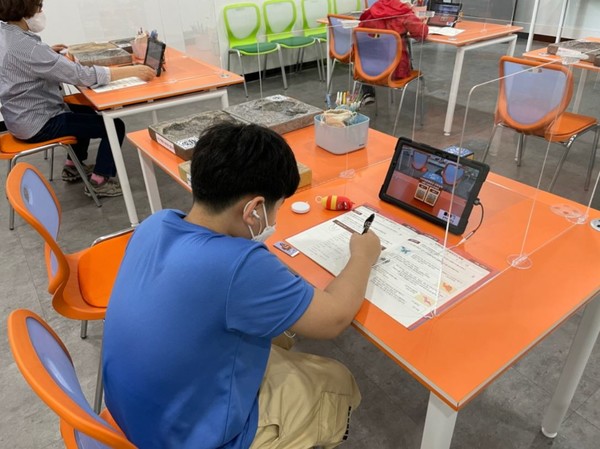 디지털 문화유산 교육상자 프로그램 체험 현장 [사진=문화재청]