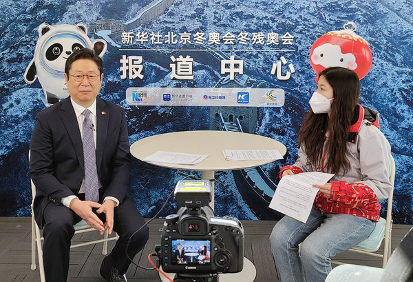 황희 장관 중국신화통신 인터뷰 모습 [사진=문화체육관광부]