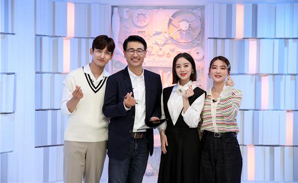 ‘문화에술 분야 2040 AI 시대를 리드할 미래 인재’ 강의를 마친 후 기념촬영 [사진=고용노동부]