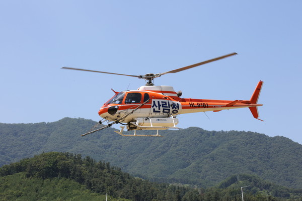 헬기와 드론을 이용한 산불계도 및 기동단속 실시 [사진=산림청]