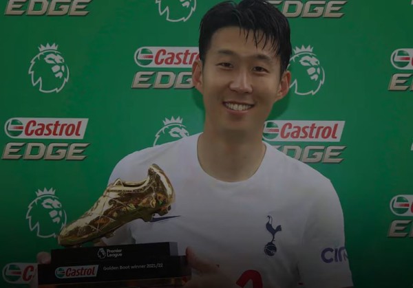 손흥민 선수의 23m 슛 성공 후  토토넘 팬과 선수들은 거의 광란의 수준으로 환호했다[사진=티비화면 촬영 ]