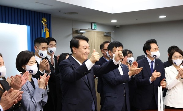 성공적인 누리호 발사에 대해  윤석열 대통령이 연구진들에게 축하를 보냈다[사진=대통령실]