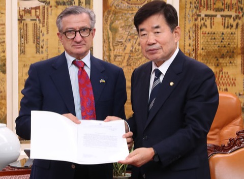 김진표 국회의장이 우크라이나 의회방한단을 접견했다[사진=국회]