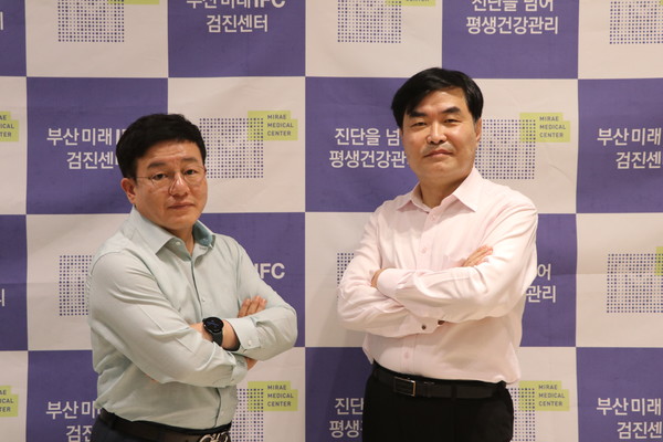 (사진= 박형기 행정원장과 함께)