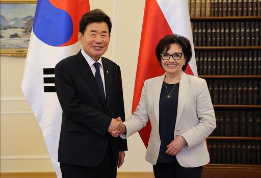 김진표 국회의장이 폴란드를 방문하여 K-방산 무기 수출, 신규 원전 건설사업 등의 협력 강화를 요청했다[사진=국회]