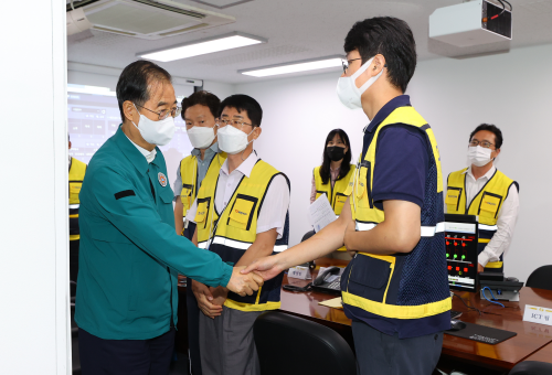 한덕수 국무총리가 한남노 재난대응에 보고와 함께 필요시 군과 경찰 지원의 필요성을 보고했다[사진=국무총리실]