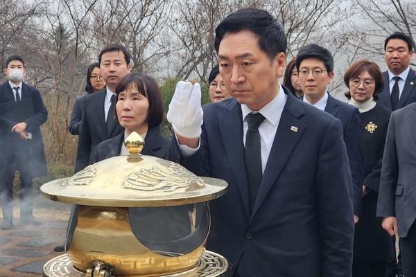 김기현 신임 당대표가 현충원을  방문했다 [사진=국민의힘 제공]