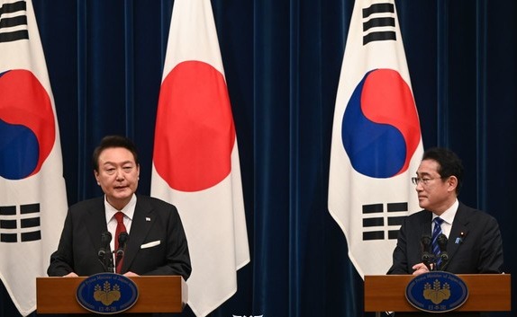 윤석열 대통령은 일본 방한중 공동기자발표문에서 일본은 가장 가까운 이웃이자 협력해야 할 파트너 라고  말했다[사진=대통령실]