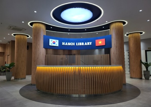 베트남 ‘하노이시립도서관’ 1층 로비 (사진=문화체육관광부)