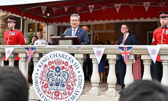 박진 외교부 장관이 3일 주한 영국대사관이 주최한 찰스 3세 국왕 대관식 및 한·영 수교 140주년 기념 리셉션에 참석해 축사하고 있다.(사진=외교부)