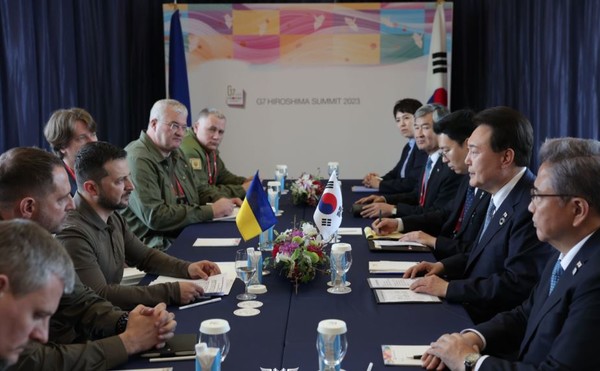 윤석열 대통령이 우크라이나 젤렌스키 대통령과 정상회담을 했다[사진=대통령실]