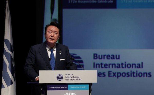 윤석열 대통령은 ‘미래세대를 위한 대한민국의 약속’을 주제로 대한민국의 부산 세계박람회 유치 의지를 강력하게 표명하며, 회원국들의 열띤 호응을 끌어냈다[사진=대통령실]