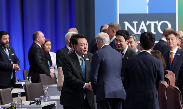 윤석열 대통령은 7월 12일 NATO 동맹국·파트너국 정상회의를 가졌다.(사진=대통령실)