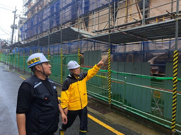 (사진=(우)더불어민주당 해운대구의회 주민도시보건위원회 이상곤 위원장)