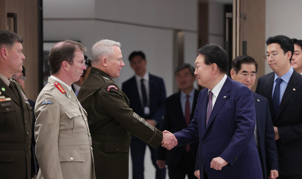 윤석열 대통령은 8월 10일, 유엔사 주요직위자 초청 간담회에 참석하였다.(사진=대통령실)