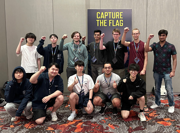 ‘DEFCON CTF FINAL’에 참가한 글로벌 해커그룹 Super Guesser 소속 해커들 (사진=한국지속경영평가원)