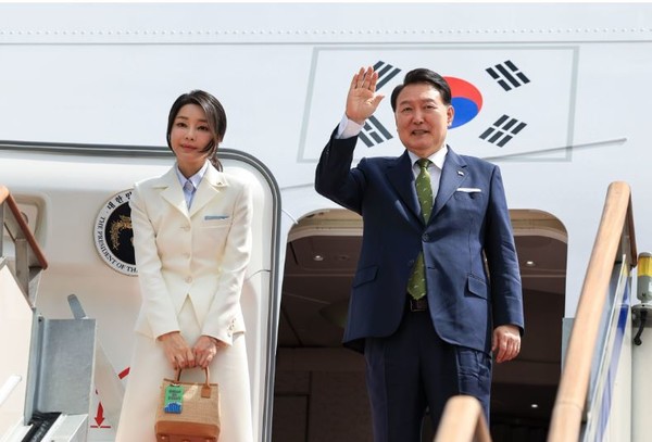 윤석열 대통령은  아세안 관련 정상회의에 참석하기 위해5일 서울공항에서  출국했다[사진= 대통령실]