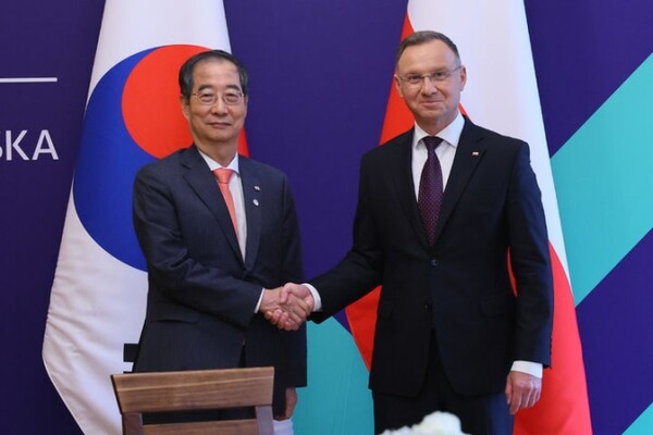 한덕수 국무총리가 14일(현지시간) 폴란드 크리니차 양자회담장에서 안제이 두다 폴란드 대통령을 면담 했다.(사진=국무조정실)