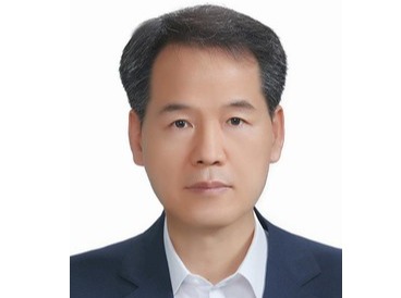 김필한 (現) 공존과건축연구원장 ​​​​​​​(前)부산시건축주택국장