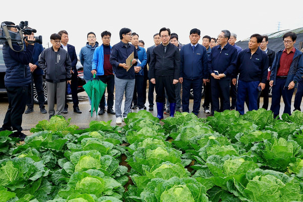 정황근 농림축산식품부장관, 김장재료 수급 현장 점검 (사진=농림축산식품부)