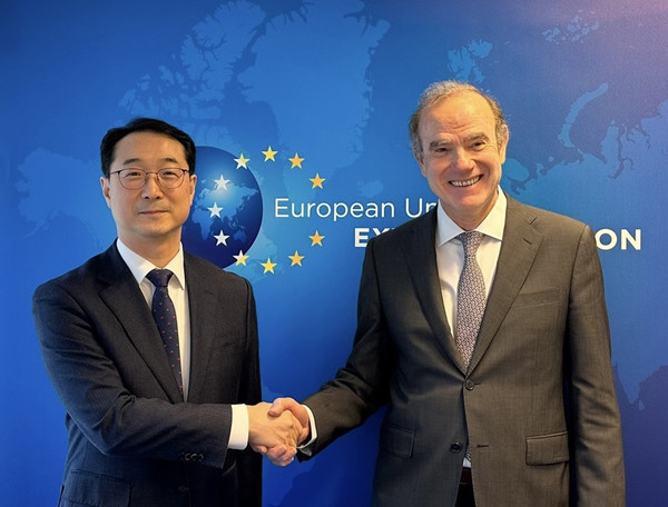 김건 외교부 한반도평화교섭본부장이 엔리케 모라 베나벤테 EU 대외관계청 사무차장과 면담하고 북핵 문제 관련 한-EU간 공조 방안에 대해 협의하였다.(사진=외교부)
