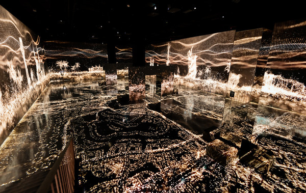 아르떼뮤지엄 두바이 전시 작품 ‘가든 ‘라이트 오브 두바이’(GARDEN ‘LIGHT OF DUBAI’)’ (사진=디스트릭트)