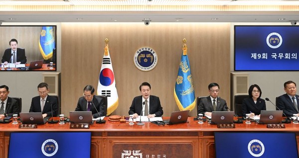 국무회의에서 발언하는 윤석열 대통령[사진=대통령실]