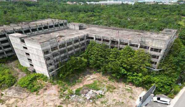 광주광역시 광산구에 학교 건물로 짓다가 20년 넘게 방치된 건축물 (사진=국민권익위원회)