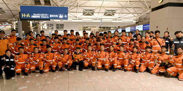 지난해 2월 튀르키예 지진 피해에 출동한 국제구조대 소방대원들 (사진=소방청)