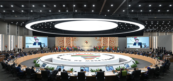 6월 4일 2024 한-아프리카 정상회의장에서 한-아프리카 정상회의 오전 세션이 열리고 있다.(사진=대통령실)