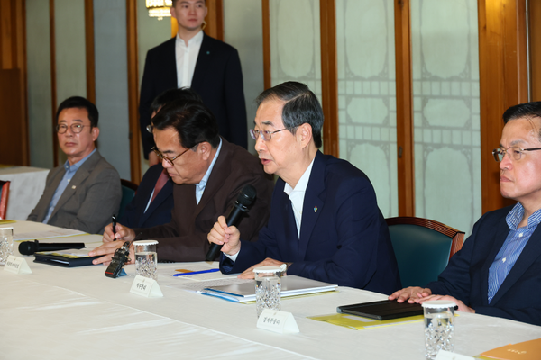 한덕수 국무총리가 16일 서울 삼청동 국무총리공관에서 열린 고위 당·정·대 협의회에서 발언하고 있다.(사진=국무조정실)