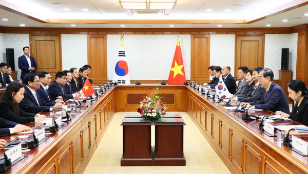 양국은 이날 회담에서 상호 핵심 협력 파트너라는 점을 확인하며 포괄적 전략 동반자 관계를 내실화해 나가기로 했다.(사진=국무조정실)