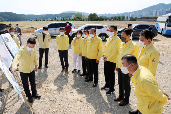 (사진=일광면 구.한국유리부지 현장 방문)