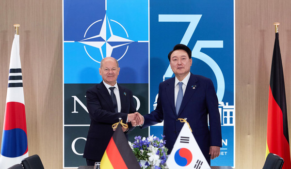 윤석열 대통령은 올라프 숄츠(Olaf Scholz) 독일 총리와 정상회담을 가졌다. (사진=대통령실)