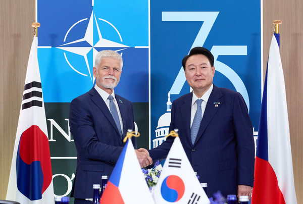 윤석열 대통령은 페트르 파벨(Petr Pavel) 체코 대통령과 정상회담을 가졌다. (사진=대통령실)