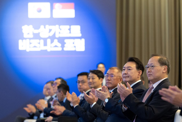 8일(현지시간) 개최된 한-싱가포르 비즈니스 포럼에 정의선·이재용·김동관 등 양국기업인 250여명이 참석했다.(사진=대통령실)