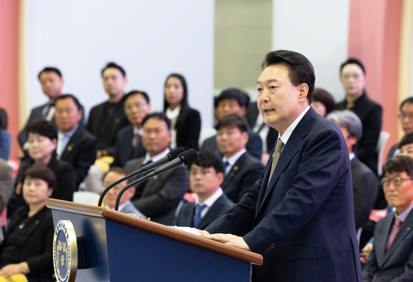 윤석열 대통령이  ‘2024 대한민국 소상공인대회’ 개막식에서 축사를 하고 있다.(사진=대통령실)