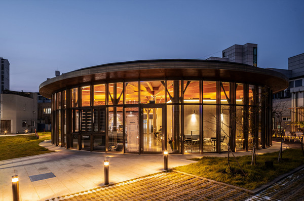 공공건축 부문 대상은 ‘당진 수다벅스 2호점’으로 현실적이고 창의적인 운영을 통해 높은 이용도 및 지역 활성화에 기여했다는 평가를 받았다.(사진=국토교통부)