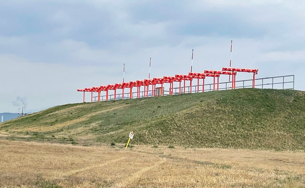 여수공항 로컬라이저 둔덕 (사진=국토교통부)