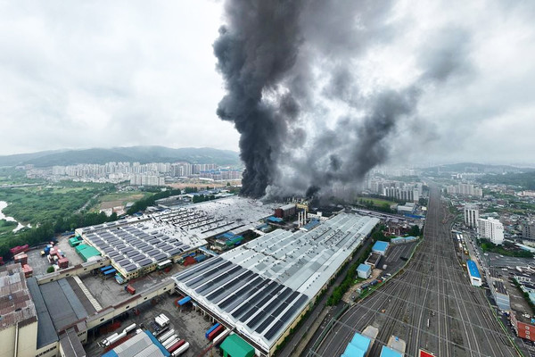 17일 오전 발생한 광주 광산구 소촌동 금호타이어 광주공장 화재 모습 (사진=광주 광산구)