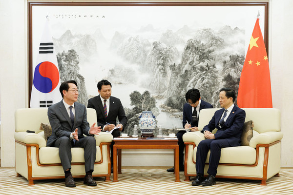 정명근 화성시장과 다이빙 중국대사 회담. 2025년 2월 10일[사진=화성시]