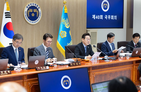 이재명 대통령이 지난 2일 용산 대통령실에서 국무회의를 주재하고 있다.(사진=대통령실)