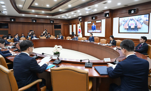 구윤철 부총리 겸 기획재정부 장관이 3일 정부서울청사에서 열린 ‘경제관계장관회의 겸 산업경쟁력강화 관계장관회의’를 주재하고 있다.(사진=기획재정부)